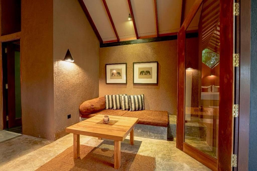 Nisala Villas ฮิกคาดูวา ภายนอก รูปภาพ
